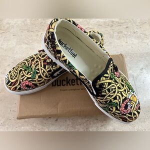 Bucketfeet-Ramen Noodles all Over Size 9.5W Women’s Size 8M Mens